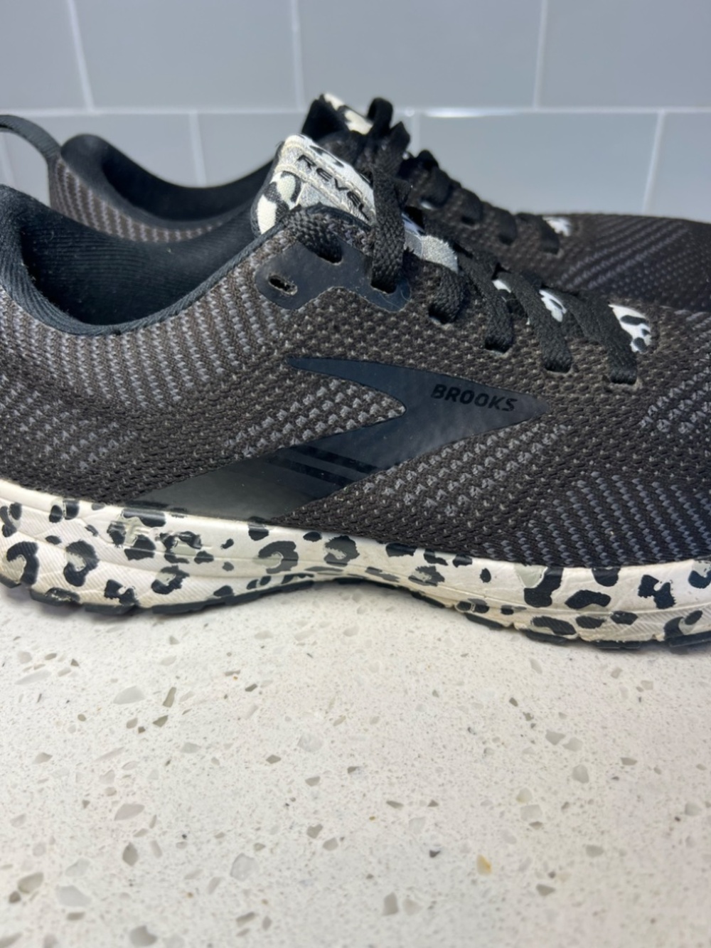 Brooks Revel 5 Snow Leopard Print Running Shoes Black White Athletic Laces Sz 9B - Picture 8 of 15